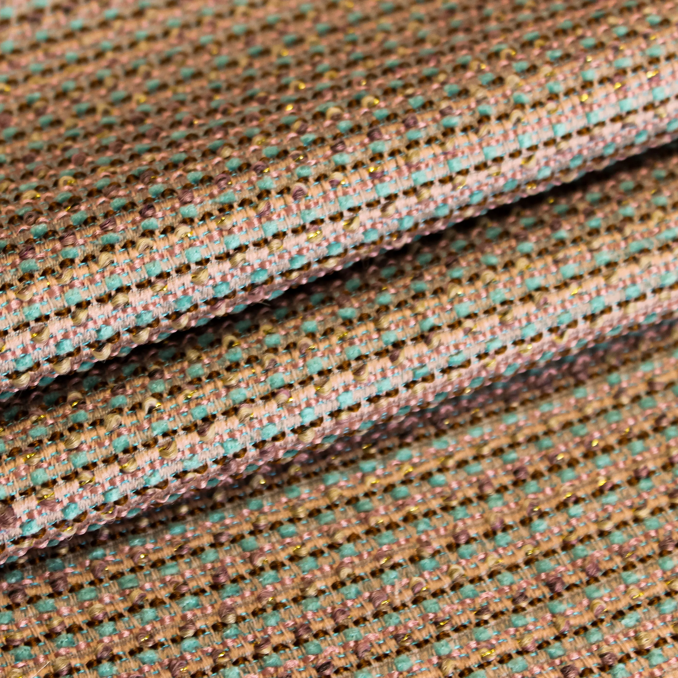 Jacquard chanelstof taupe met lichtblauwe details